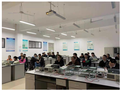 实验实训中心开展迎评工作部署与文件学习
