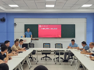 实验实训中心召开部门全体员工大会